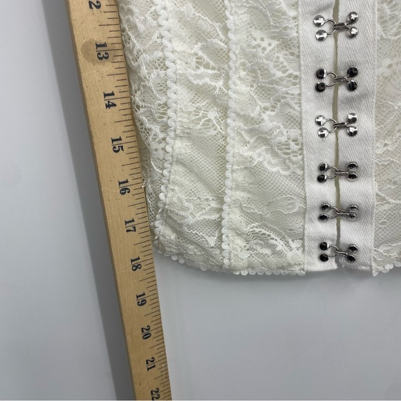 Princess Polly Lauder Lace Top Ivory hook Sz 2 - Picture 7 of 9